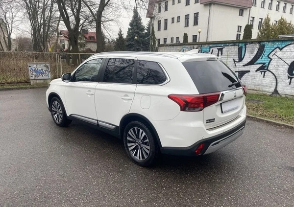 Mitsubishi Outlander cena 116500 przebieg: 20000, rok produkcji 2019 z Warszawa małe 562